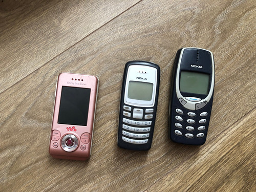 Lot vintage mobile phones - vintage,