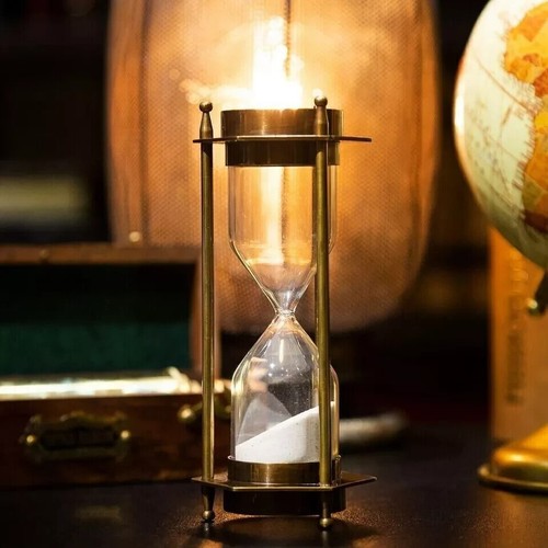 Hourglass compass made of - &,
