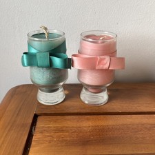 Candles pink and teal in - pink,