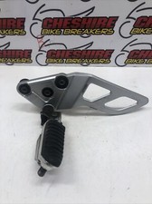 ♻️ Suzuki Gsx 650 Fk9 2008 - 2016 Front Left Side Footrest Foot Rest Hanger ♻️