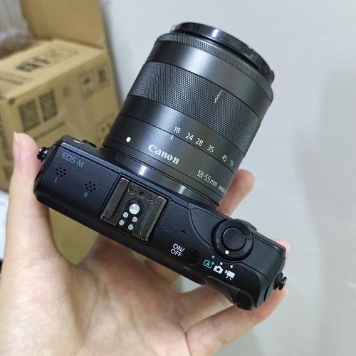 Canon eos 18mp mirrorless - canon,