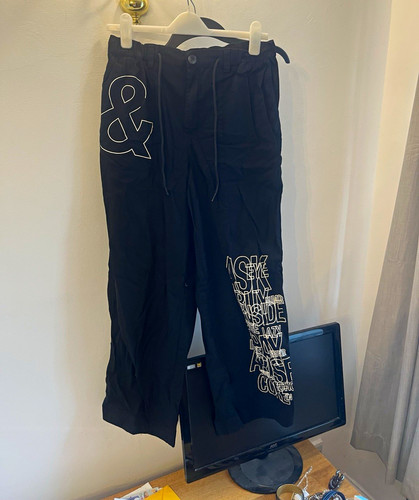 Urban outfitters black graphic - urban,