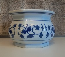 vintage Chinese blue and white