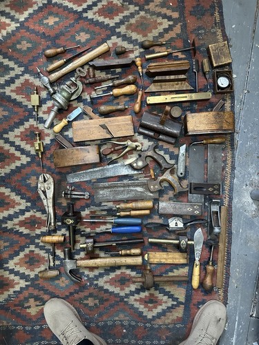 Job lot around 60 - lot, of