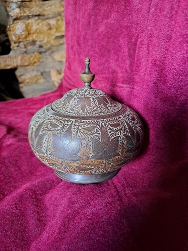 Vintage indian hand - vintage, hand-etched