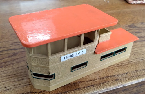 Hornby dublo signal box - dublo,