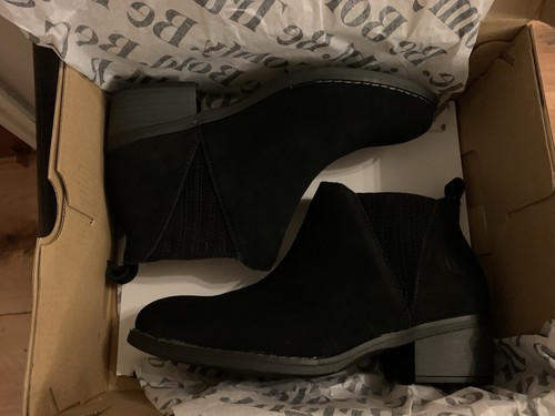 Bnib hush puppies - bnib,