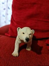 Country Artists  -  Natural World - Polar Bear Standing - 03262