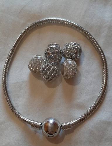 Bracelet with ring charms