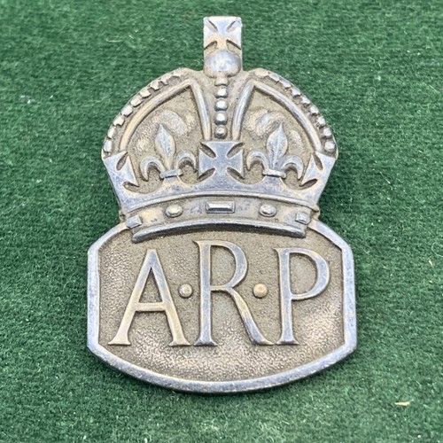 Hallmarked silver lapel badge - hallmarked,
