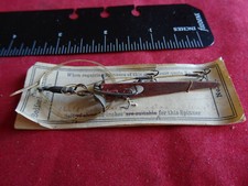 RARE VINTAGE CARDED 1893 BEDFORD SPINNER FISHING LURE MOUNT ON ITS ORIGINAL CARD