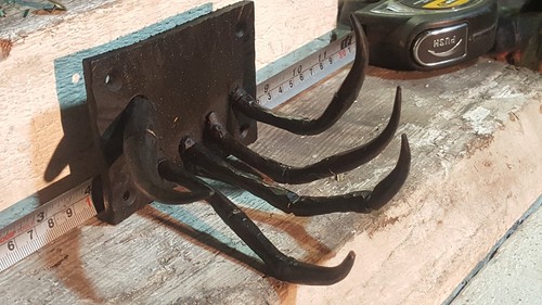 Alien skeletal claw key - key, hook