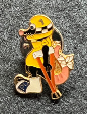 BLACK RAT TRAFFIC POLICE (POST ACCIDENT) LEG IN PLASTER ON CRUTCHES PIN BADGE