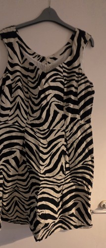 Pepperberry black white zebra - pepperberry,
