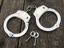 HANDCUFFS HEAVY DUTY NICKEL