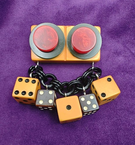 Vintage bakelite brooch - bakelite,