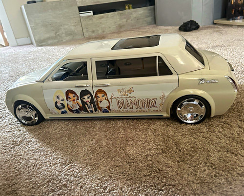 Bratz diamondz white plastic - diamondz,