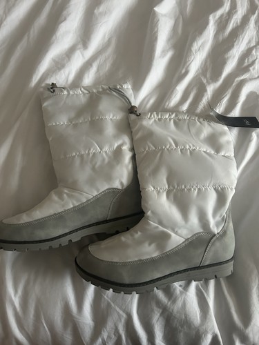 White snow boots 6 - boots,