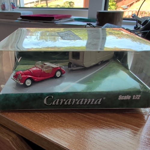 Boxed cararama red convertible - red,