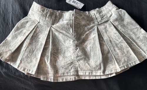 Hollister leaf print - leaf, pleated
