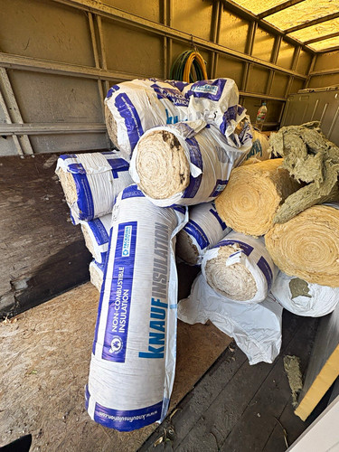 Rolls knauf insulation - x,
