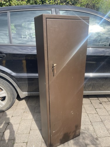 Gun safe cabinet - wall, mounted
