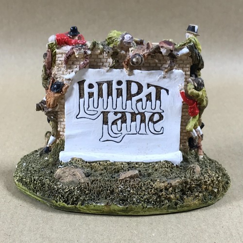 Lilliput lane scroll - scroll, on