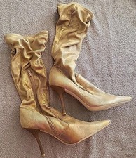 Guess Vintage Gold Reptile Prints Crunch Ankle Boots 9.5 New With Tags Zippers. 