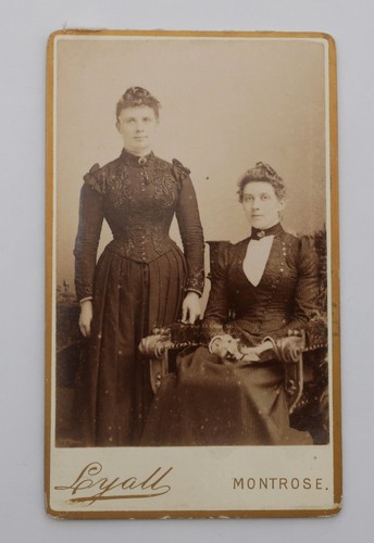 Cdv two pretty victorian - cdv,