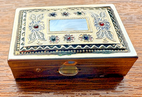 Vintage floral trinket - box, gem