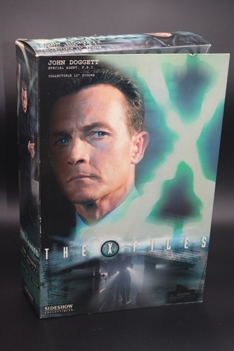 Sideshow collectibles - ,