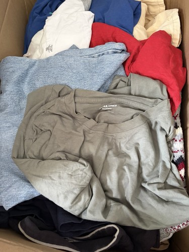Bundle clothes mixed - bundle, of
