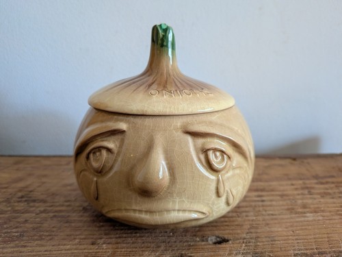 Vintage crying onion pot - vintage,