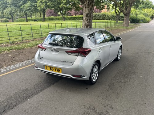 Toyota auris hybrid - toyota, 1.8
