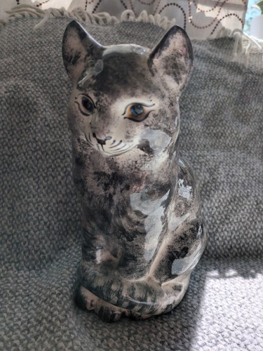 Ceramic cat the - in, of