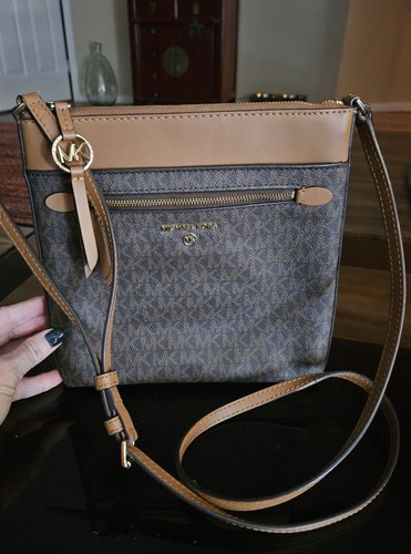 Michael kors logo - jet, set
