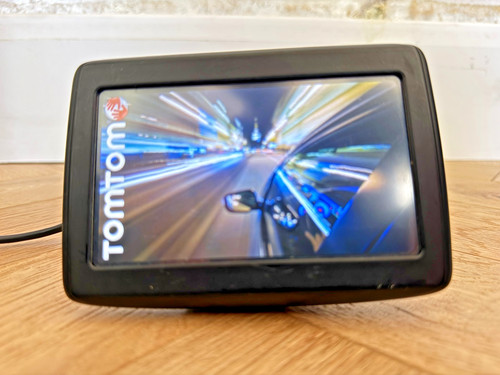 Tomtom sat nav model 4en42 - sat,