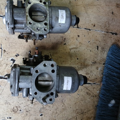 Twin carburettors - , su