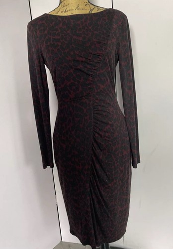 Whistles red black animal - red,