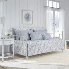 Walled Garden 4-Piece Blue
