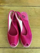 Ellie D. Statement Hot Pink