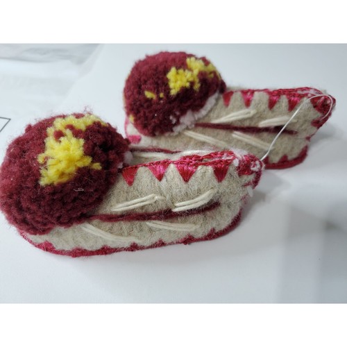 Traditional greek pom - greek,