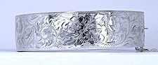 Hallmark Birmingham 1956. Gift Quality Gorgeous Engraved Sterling Silver Bangle