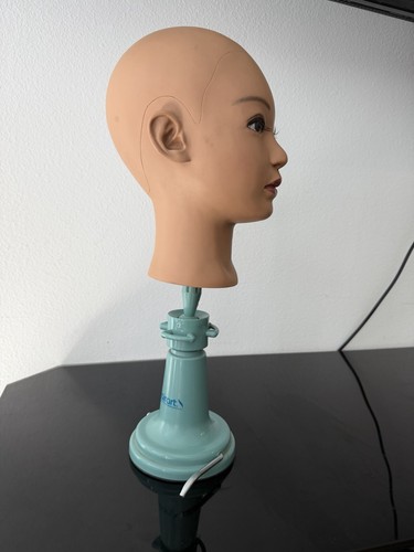 Maniquin head wig display - head,