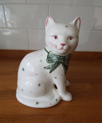 Rye pottery cat - rye,