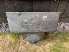 THE BOW WILMER & SONS SANITARY ENGINEERS LONDON E.C CAST  IRON  TOILET CISTERN 