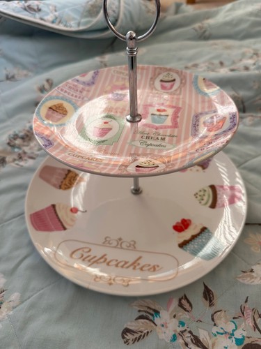 Two tier porcelain cupcake
