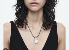 COS GLASS PENDANT NECKLACE