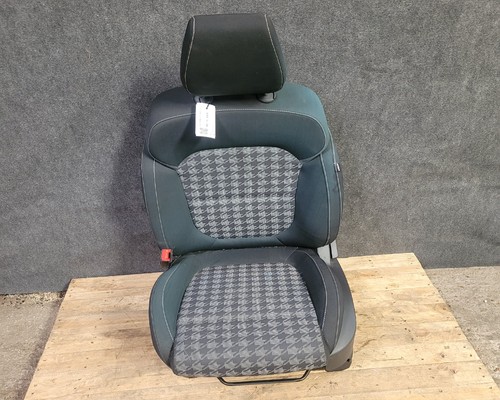 2018 2023 seat - zs, front