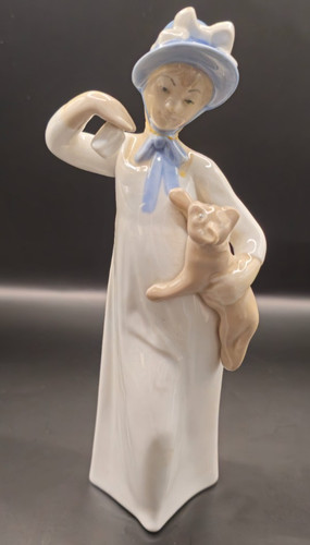 Rex valencia figurine girl - rex,